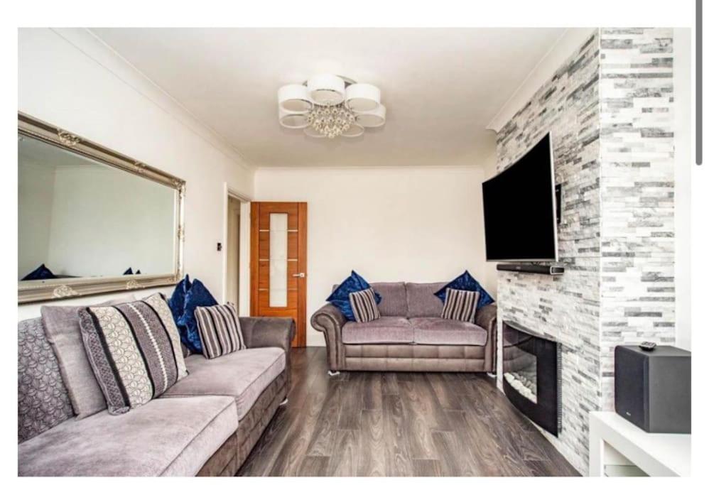 2 Bed - Walking Distance To Harry Potter Studio Γουάτφορντ Εξωτερικό φωτογραφία